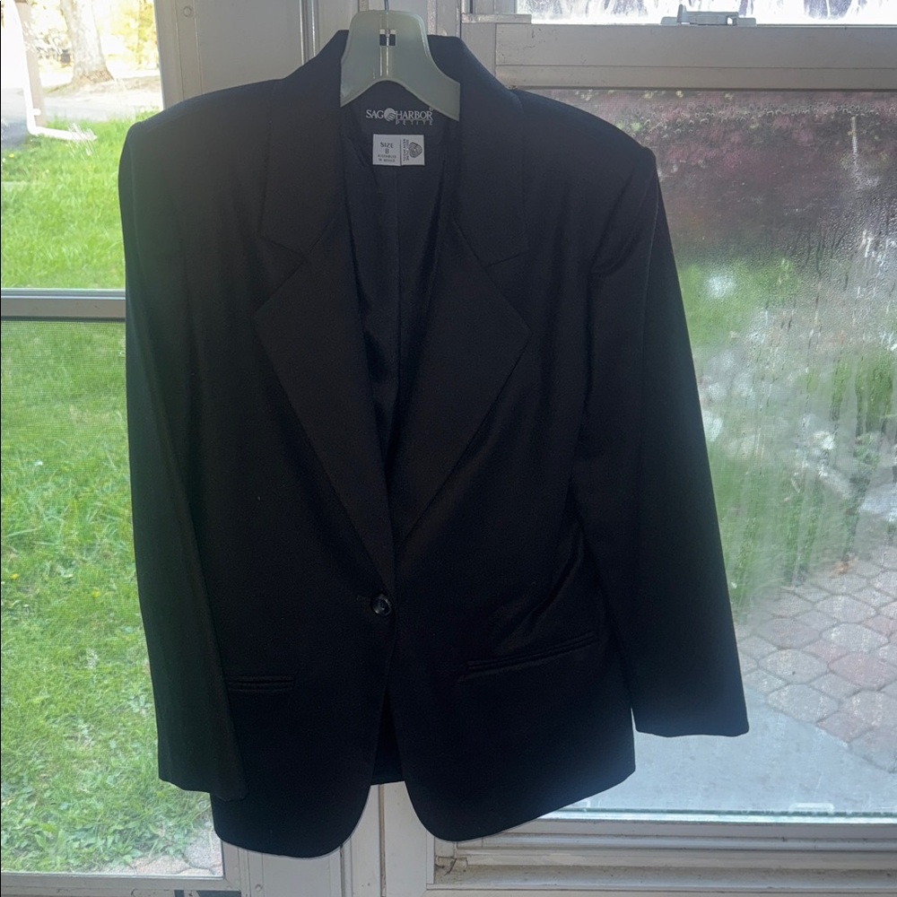 Sag Harbor Black Single-Button Men's Blazer
